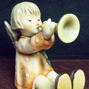 VINTAGE HUMMEL 27 III "JOYOUS NEWS" TMK5 4 1/2"